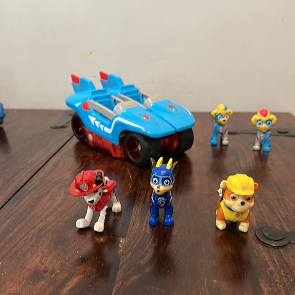 Blue Racing Car Toy with Figures - Picture 7 of 8